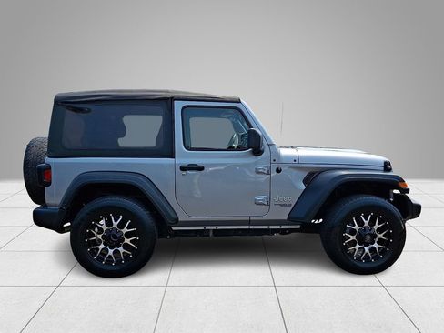 Used 2018 Jeep Wrangler Sport AWD/4WD image 8