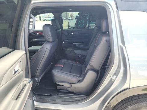 New 2026 Chevrolet Traverse RS w/ LPO, Floor Liner Package FWD image 26