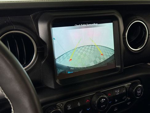 Used 2023 Jeep Wrangler Unlimited Sahara w/ Cold Weather Group image 12