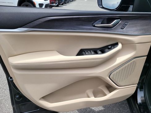 New 2025 Jeep Grand Cherokee Limited w/ Trailer Tow Package image 15