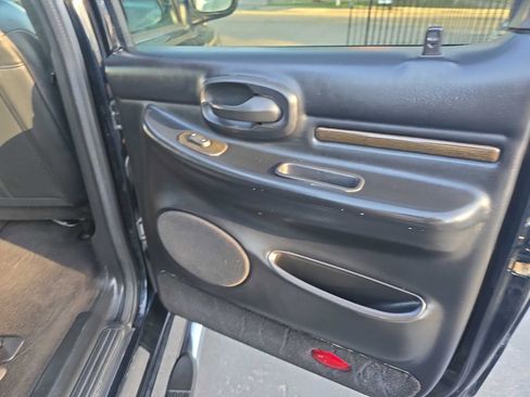 Used 2002 Lincoln Blackwood image 14