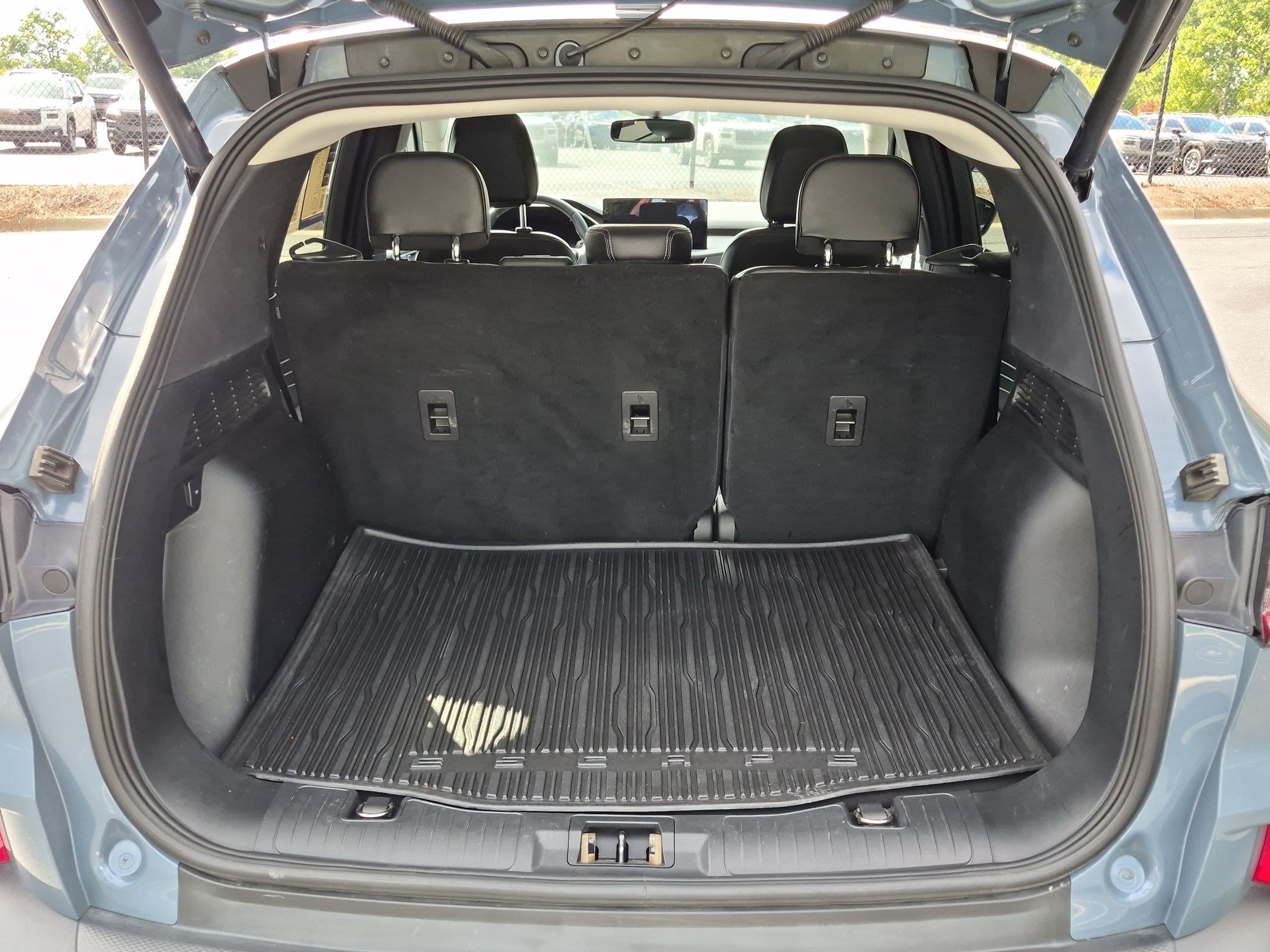 Used 2023 Ford Escape Platinum w/ Class II Trailer Tow Package AWD/4WD image 30