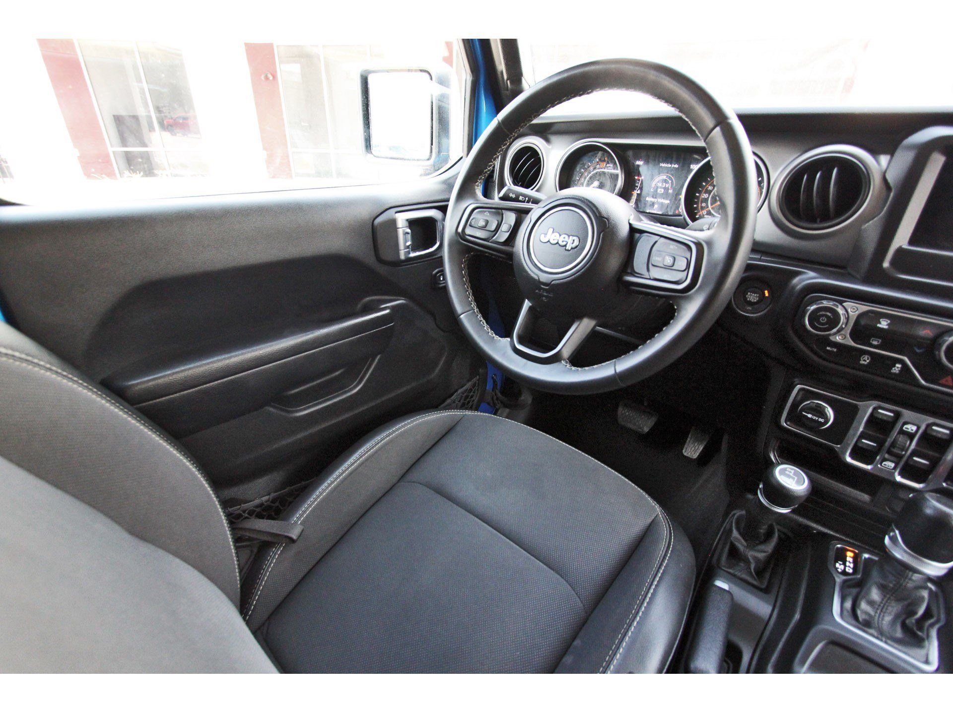 Used 2023 Jeep Gladiator Sport AWD/4WD image 9