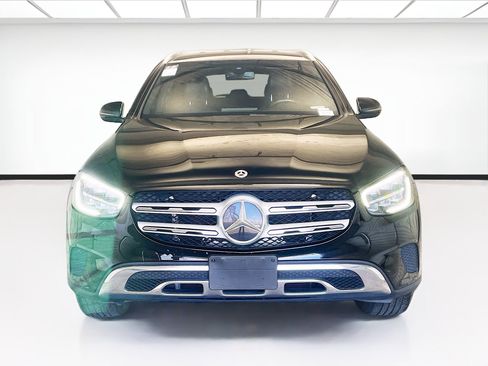 Used 2020 Mercedes-Benz GLC 300 w/ Premium Package image 2