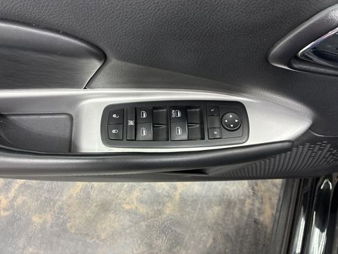 Used 2017 Dodge Journey SE FWD image 16