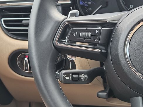 Certified 2025 Porsche Macan image 26