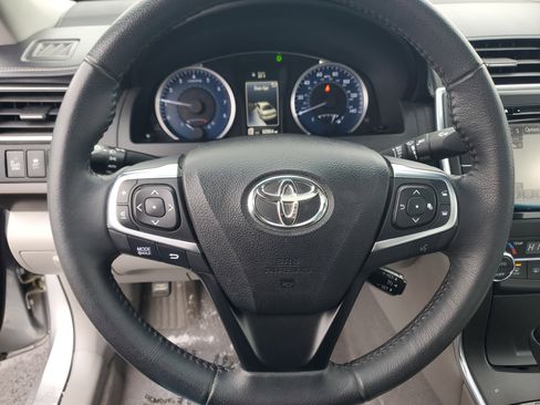 Used 2015 Toyota Camry XLE image 19