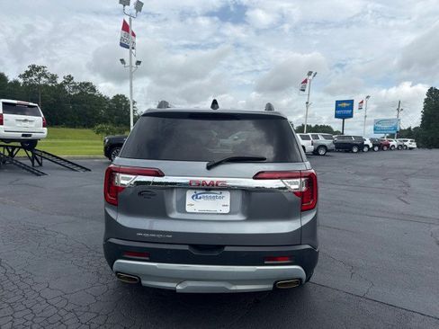 Used 2022 GMC Acadia SLE w/ Driver Convenience Package FWD image 4