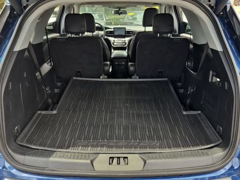 Used 2022 Ford Explorer XLT w/ Equipment Group 202A RWD image 25