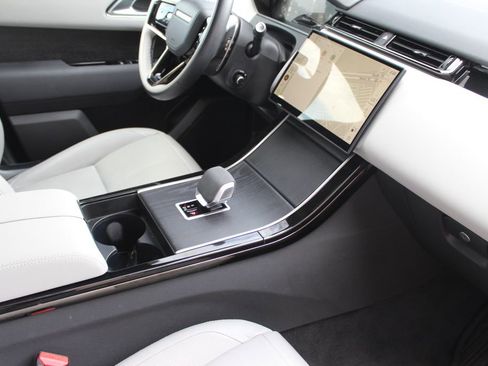 Used 2024 Land Rover Range Rover Velar Dynamic SE AWD/4WD image 25