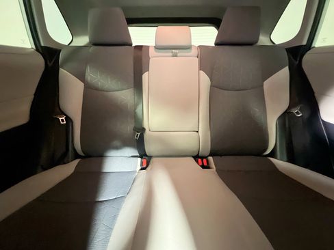 Used 2019 Toyota RAV4 XLE image 33