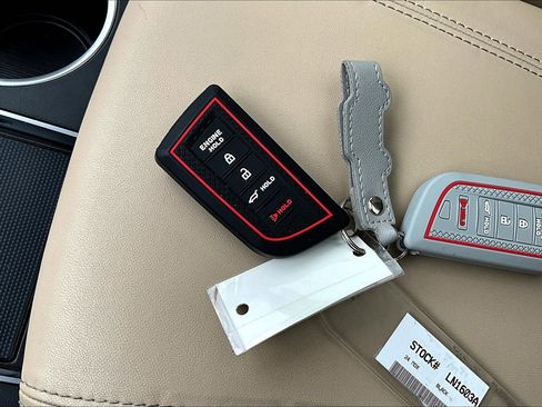 Used 2024 Acura MDX SH-AWD w/ Advance Package image 10