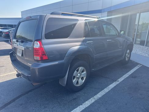 Used 2009 Toyota 4Runner SR5 w/ SR5 Extra Value Pkg 1 AWD/4WD image 5