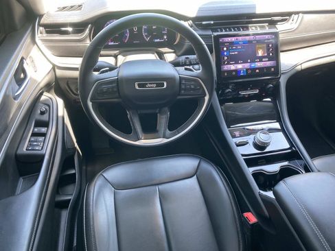 Used 2023 Jeep Grand Cherokee Limited w/ Black Appearance Package AWD/4WD image 21