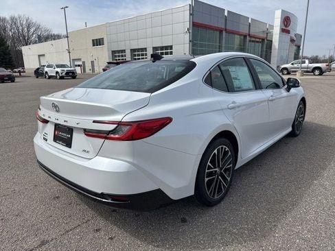 Used 2026 Toyota Camry XLE image 10