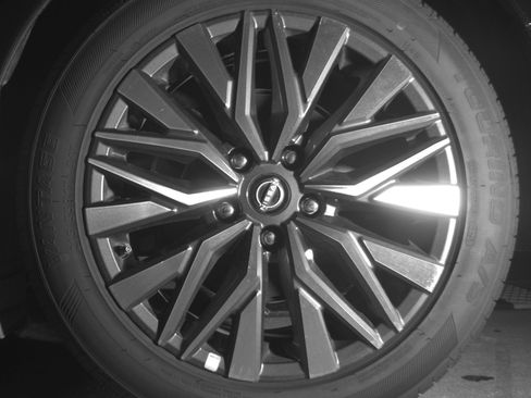 Used 2025 Nissan Altima 2.5 SV FWD image 14