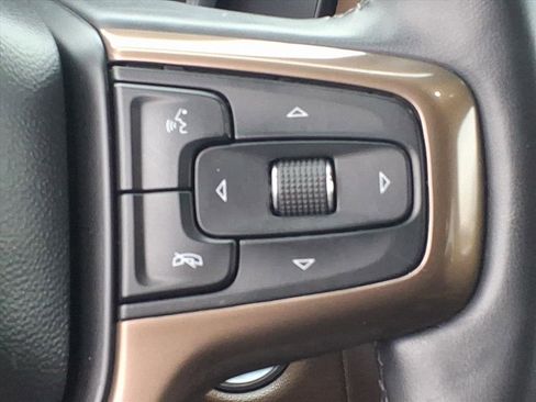 Used 2023 Chevrolet Suburban High Country image 18