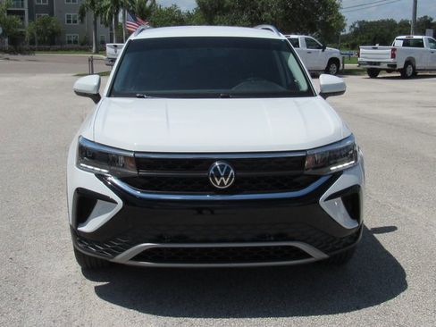 Used 2022 Volkswagen Taos SE image 8