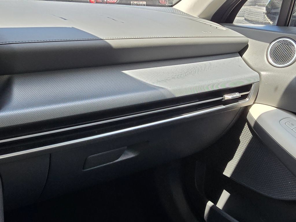 Used 2025 Hyundai Sonata SEL FWD image 32