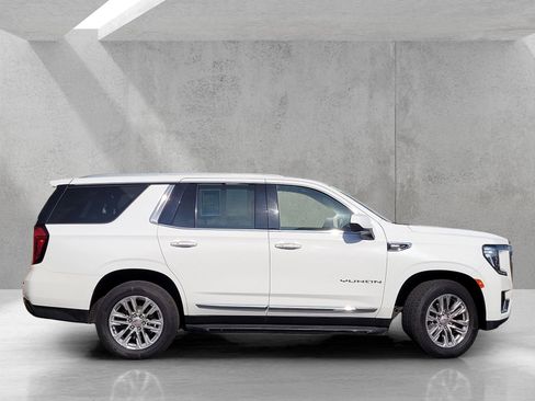 Used 2023 GMC Yukon SLT image 3