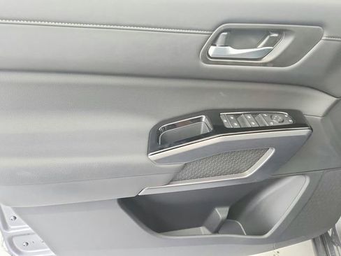 New 2026 Nissan Pathfinder SL FWD image 37