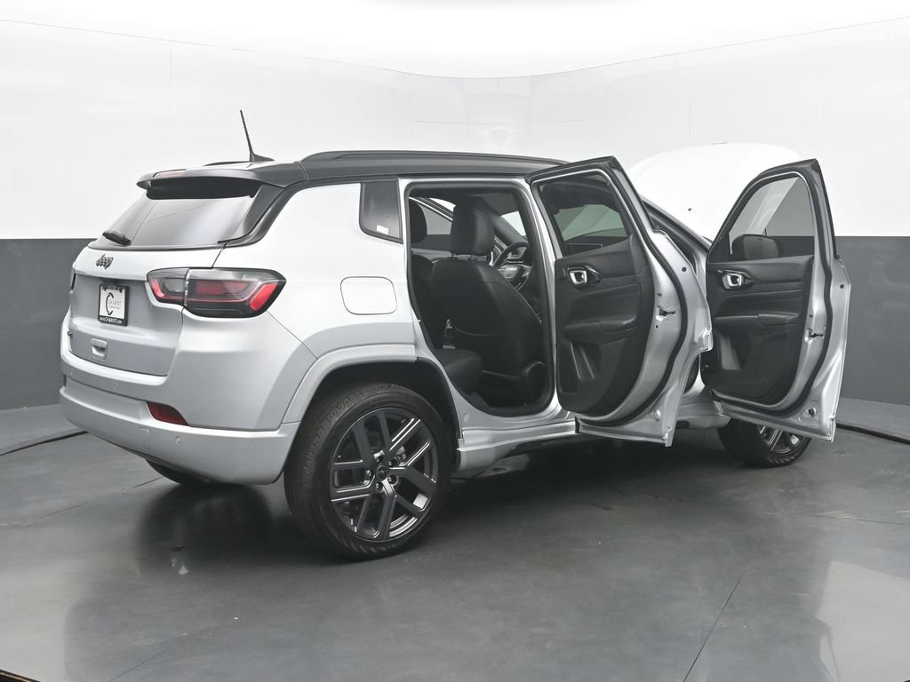 Used 2025 Jeep Compass Limited w/ Driver Assist Group I AWD/4WD image 58