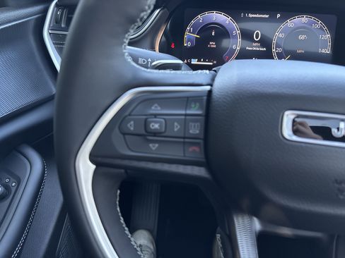 New 2025 Jeep Grand Cherokee Laredo X w/ Luxury Tech Group I image 18