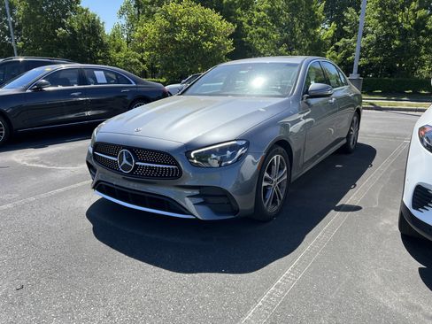 Used 2022 Mercedes-Benz E 350 Sedan image 5