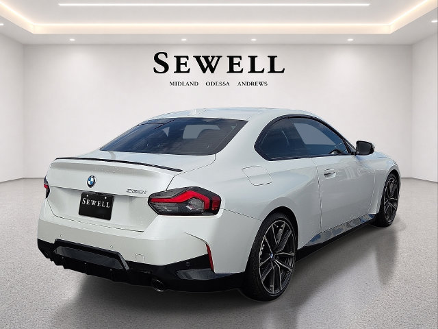 Used 2024 BMW 230i Coupe w/ Premium Package RWD image 4