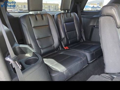 Used 2019 Ford Explorer XLT w/ Equipment Group 202A image 16