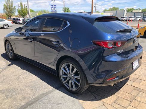 Used 2019 MAZDA MAZDA3 AWD Hatchback w/ Preferred Pkg image 4