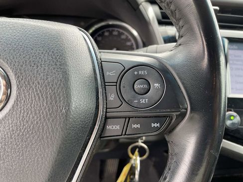Used 2020 Toyota Camry SE FWD image 19