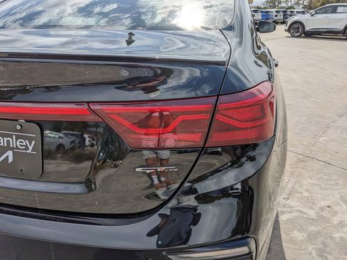 Used 2020 Kia Forte GT-Line w/ GT-Line Premium Package image 12