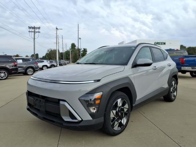 Certified 2025 Hyundai Kona SEL FWD image 1