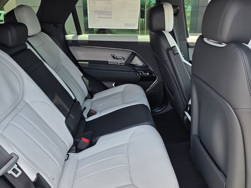 New 2026 Land Rover Range Rover Sport Dynamic SE AWD/4WD image 6