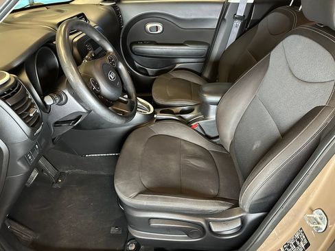 Used 2016 Kia Soul FWD image 19