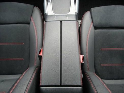 Certified 2024 Mercedes-Benz GLB 250 image 25