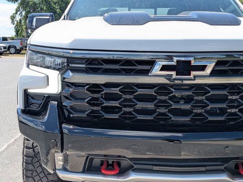 Used 2025 Chevrolet Silverado 1500 ZR2 w/ Technology Package AWD/4WD image 10