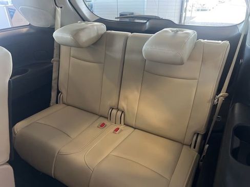 Used 2018 INFINITI QX60 w/ Premium Plus Package image 17