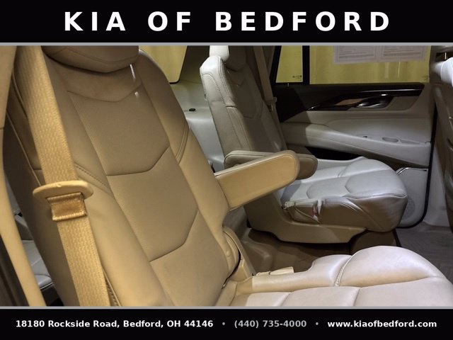 Used 2016 Cadillac Escalade Luxury AWD/4WD image 27