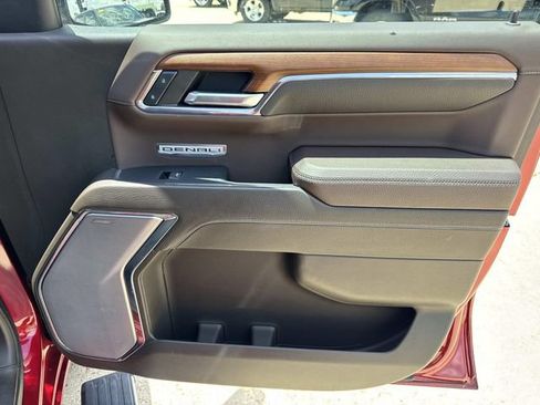 Used 2023 GMC Sierra 1500 Denali w/ Technology Package AWD/4WD image 18