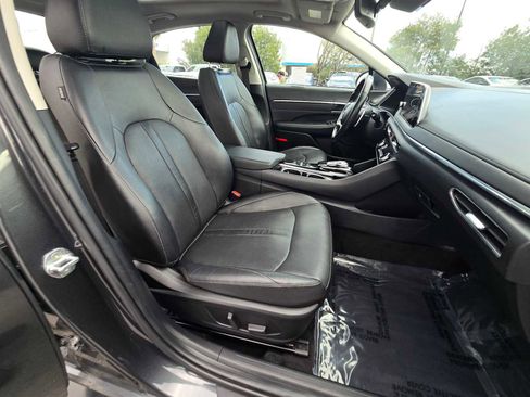 Used 2022 Hyundai Sonata Limited w/ Preferred Accessory Package image 11