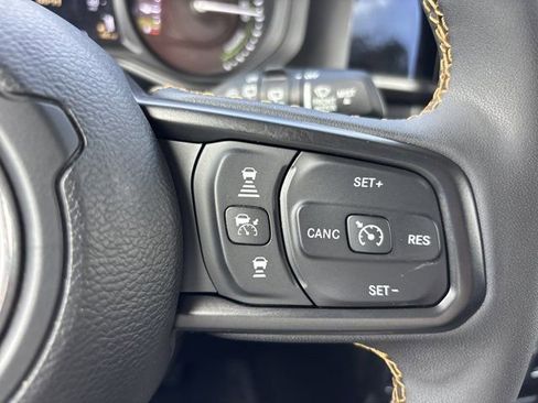Used 2024 Jeep Wrangler Unlimited w/ Convenience Group AWD/4WD image 27
