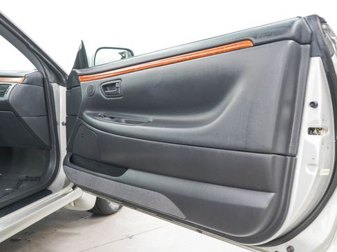 Used 2002 Toyota Solara SE FWD image 9
