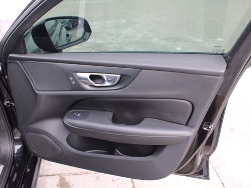 Used 2024 Volvo S60 B5 Plus image 21