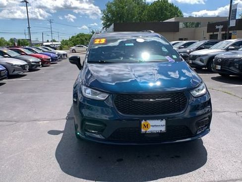 Used 2023 Chrysler Pacifica Limited w/ Uconnect Theater Family Group AWD/4WD image 8