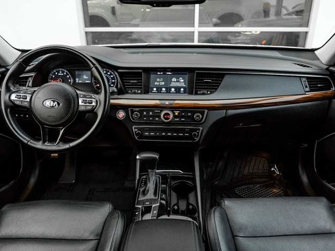 Used 2019 Kia Cadenza Premium image 14