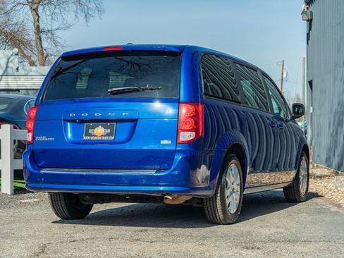 Used 2018 Dodge Grand Caravan SE w/ UConnect Hands-Free Group image 6