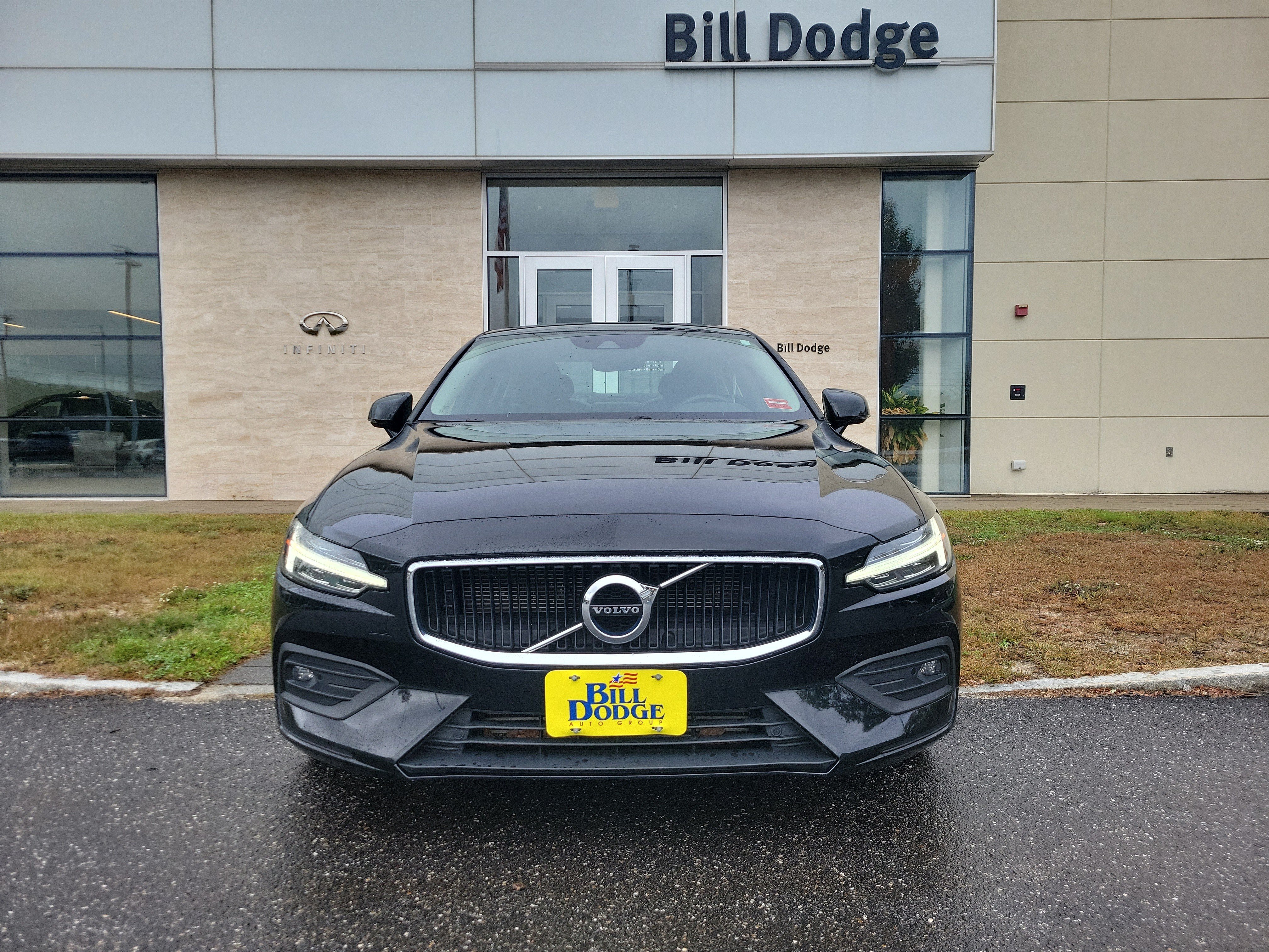 Used 2021 Volvo S60 T5 Momentum w/ Premium Package FWD image 10