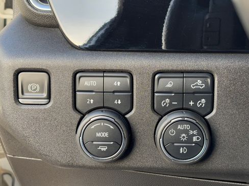 Used 2023 Chevrolet Silverado 1500 High Country image 28